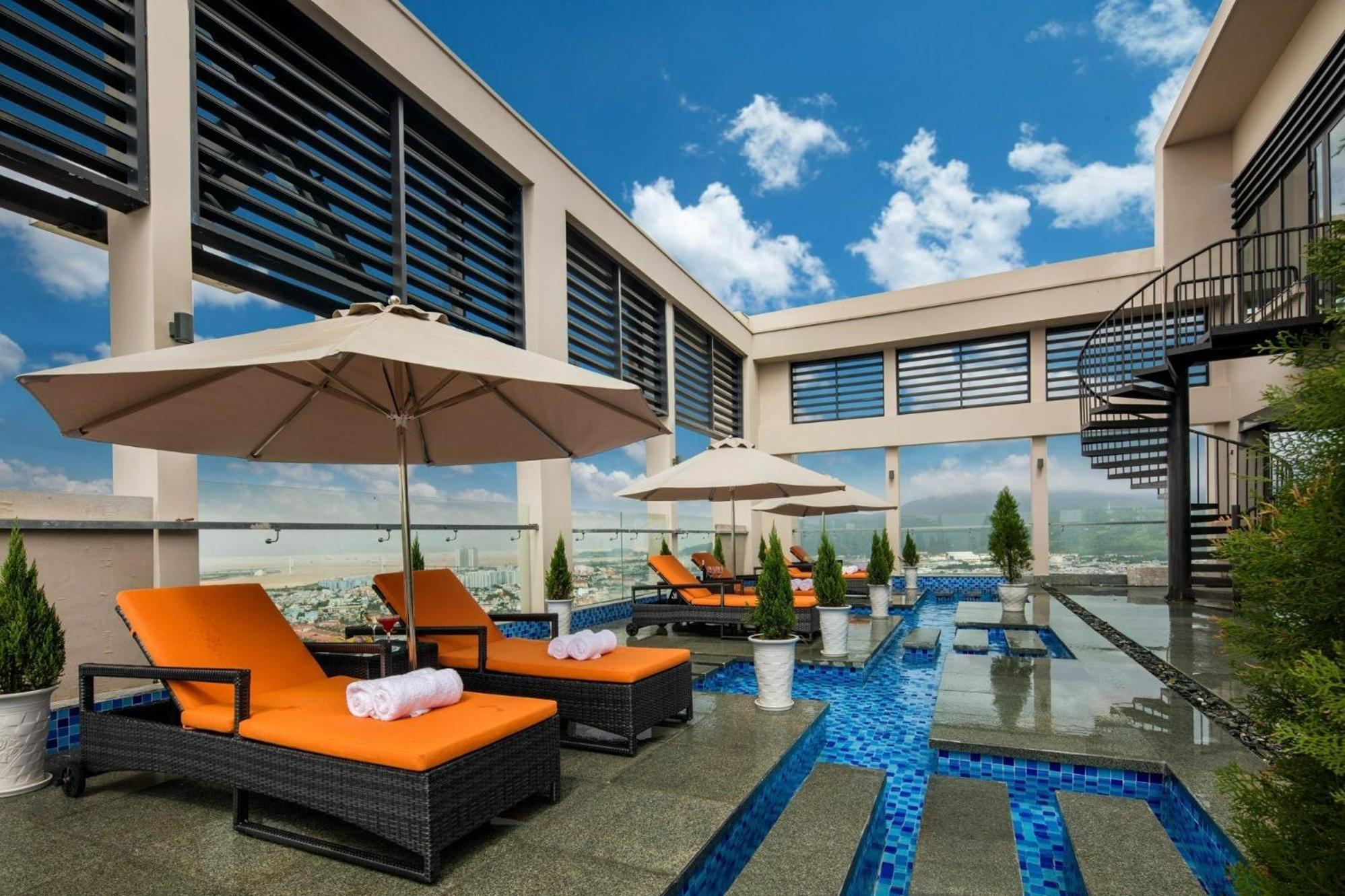 Luxury Apartment - Rooftop Swimming Pool - Beach Front - Hinata Apartment Đà Nẵng Extérieur photo